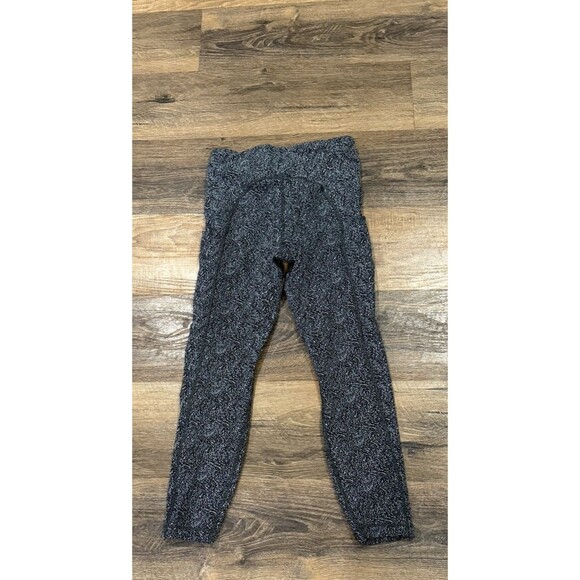 ATHLETA Black White Ultimate Stash Pocket Textured 7/8 Tight Active Leggings S - Picture 2 of 6